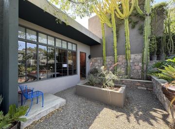 Casa · 749m² · 8 Recámaras · 6 Estacionamientos · Casa Jacarandas