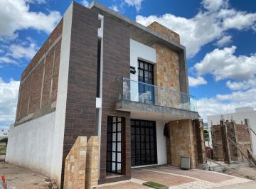 Casa · 179m² · 3 Recámaras · 1 Estacionamiento · Casa Mina de Plata