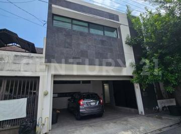 Casa · 316m² · Casa en Venta en Col. Palo Blanco en San Pedro Garza Garcia Nuevo Leon