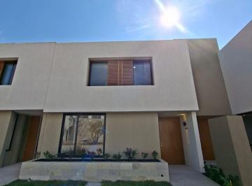 Casa · 150m² · 3 Recámaras · 2 Estacionamientos · Venta de Casa en Altos Juriquilla Juriquilla Queretaro