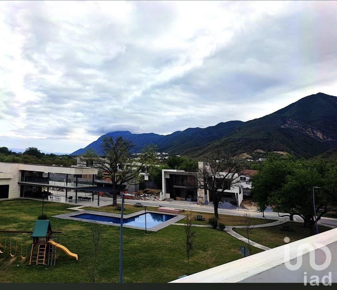Excelente Terreno de 212 m&sup2; en Venta Zona de Los Cristales Cerca del Barro $3,393,000