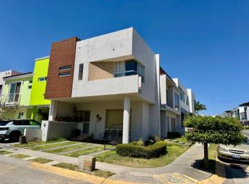 Casa en condominio de 3 habitaciones, Zapopan · Casa en Venta en Zapopan, Jalisco (La Cima)