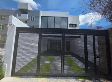 Casa · 224m² · 3 Recámaras · 2 Estacionamientos · Casa en Venta en Providencia, Guadalajara Jal.
