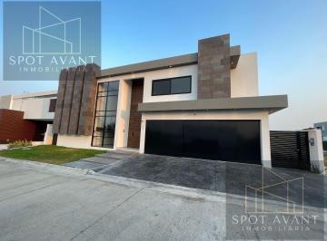 Casa · 572m² · 5 Recámaras · 3 Estacionamientos · Casa en Venta en Punta Tiburón, Alvarado, Veracruz