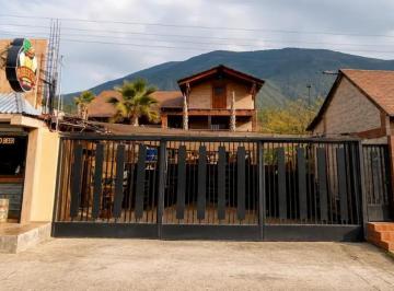 1 · ¡Gran Oportunidad en Los Lirios! Hermosa Casa con 2 Locales Comerciales