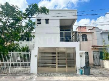 Casa · 112m² · 3 Recámaras · 1 Estacionamiento · Casa en Venta en Paseos del Caribe