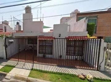 Casa de 3 habitaciones, Naucalpan de Juárez · Remate Bancario - Casa S en Venta en Hacienda de Echegaray