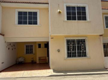 Casa de 3 habitaciones, Santa Cruz Xoxocotlán · Casa en Renta en Santa Cruz Xoxocotlán