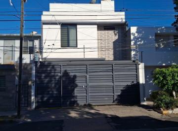 Casa · 184m² · 3 Recámaras · 2 Estacionamientos · Casa en Venta en Jardines de La Cruz, Guadalajara, Jal.