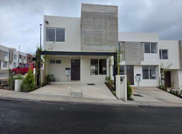Casa de 3 habitaciones, El Marqués · Casa Hori en Venta en Zibata