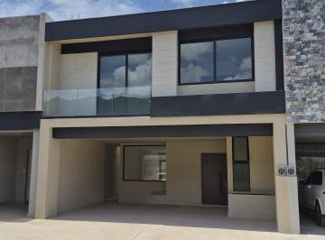 Casa · 272m² · 3 Recámaras · 2 Estacionamientos · Casa en Rios del Vergel