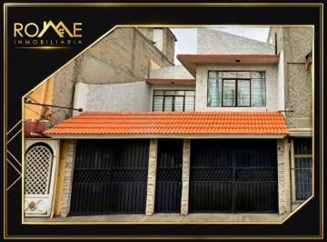 Casa de 4 habitaciones, Gustavo A. Madero · Casa en Venta en San Juan de Aragon en Descuento Bancario Cerca de Plaza Civica