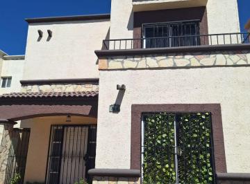 Casa de 4 habitaciones, Saltillo · En Venta Casa en Fracc. Hacienda San Rafael