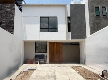 Casa en Venta de 4 habitaciones Paisajes del Tesoro · Preventa de Casa Dentro de Coto con Control de Acceso, Dentro de Periferico