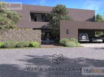 Casa · 702m² · 4 Recámaras · 3 Estacionamientos · Casa en Preventa en Col. Sierra Alta, Monterrey, Nl