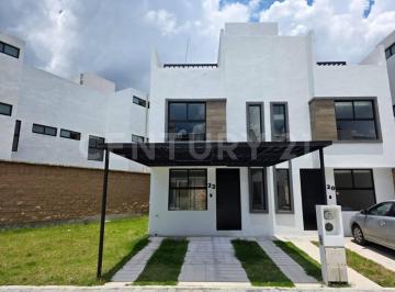 Casa · 123m² · 3 Recámaras · 3 Estacionamientos · Casa Nueva en Renta 3 Recamaras Fraccionamiento Elemento