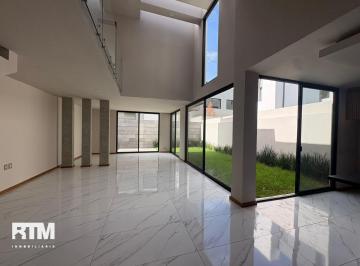 Casa · 292m² · 3 Recámaras · 2 Estacionamientos · Casa en Venta en San Ángel V