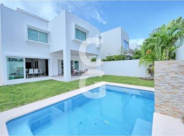 Casa · 260m² · 3 Recámaras · 3 Estacionamientos · Casa en Venta y Renta en Residencial Cumbres con 3 Recámaras, Alberca y Jardín