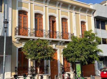 Casa uso de suelo de 9 habitaciones, Guadalajara · Excelente Ubicación