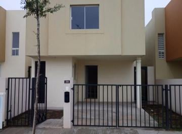 Casa en condominio de 3 habitaciones, García · Casa de 3 Recámaras, 2½ Baños en Mitras Bicentenario