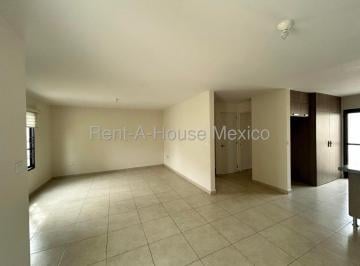 Casa de 4 habitaciones, El Marqués · Se Renta Casa en Zakia, Recamara Planta Baja, 3 Recamaras, 3 Baños.