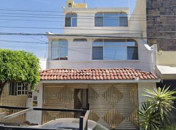 Casa de 4 habitaciones, Guadalajara · Casa en Venta en Colonia Benito Juarez, Guadalajara Jalisco.