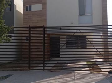 Casa · 180m² · 3 Recámaras · 2 Estacionamientos · Casa en Renta