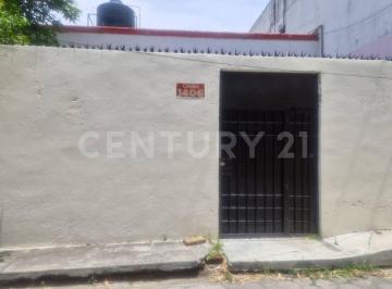 Casa · 185m² · 6 Recámaras · 2 Estacionamientos · Venta de Casa en Puebla, San Andrés Cholula