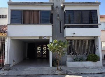 1 · Casa en Venta en Valle del Contry en Guadalupe