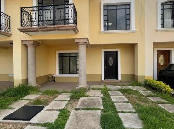 Casa · 3 Recámaras · 2 Estacionamientos · Casa - Condominio Misión Alameda