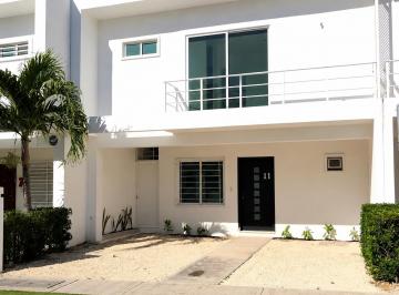 Casa de 3 habitaciones, Solidaridad · Casa Punta Estrella