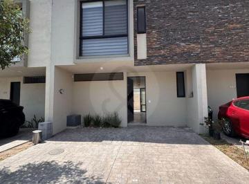 Casa en condominio · 114m² · 3 recámaras · 2 estacionamientos · Casa en Condominio en Venta en Jardines de Santa Anita