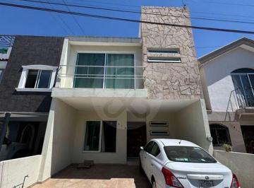 Casa · 153m² · 4 recámaras · 2 estacionamientos · Casa en Renta en Francisco Villa