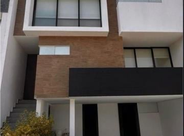 Casa · 180m² · 3 Recámaras · 2 Estacionamientos · Casa - Residencial Lago Esmeralda