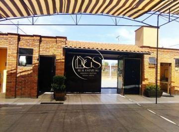 Bodega comercial · 202m² · 8 Estacionamientos · Bodega Local en Renta Valle del Real Celaya
