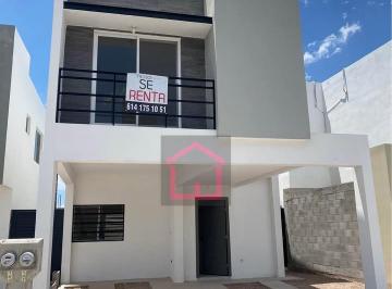 Casa · 131m² · 3 Recámaras · 3 Estacionamientos · Casa en Venta en Residencial Montolivo II