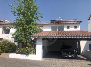 Casa · 450m² · 3 Recámaras · 4 Estacionamientos · Casa en Venta en Santa Fe La Loma