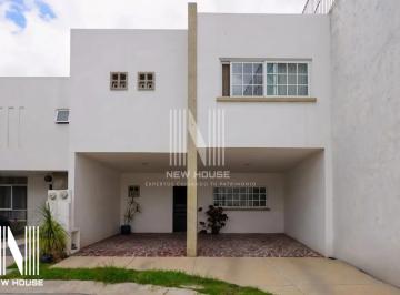 1 · Casa en Venta - Esmeralda Residencial (3 Recámaras + Sala de Tv + Cochera Techada)