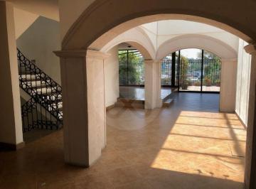 Casa · 320m² · 4 Recámaras · 2 Estacionamientos · Casa en Venta en Lomas de Bezares