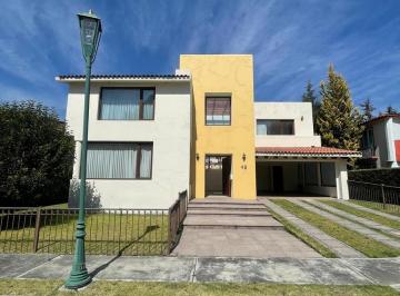Casa · 376m² · 3 Recámaras · 2 Estacionamientos · Casa en Venta en San Luis Mextepec, Zinacantepec, México