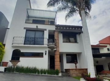 Casa de 5 habitaciones, Morelia · Casa en Venta Fracc. Cumbres de Morelia