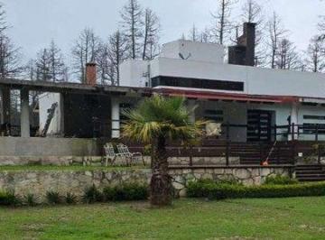 Casa · 187m² · 3 Recámaras · 6 Estacionamientos · Casa de Campo en Mineral del Monte Hidalgo