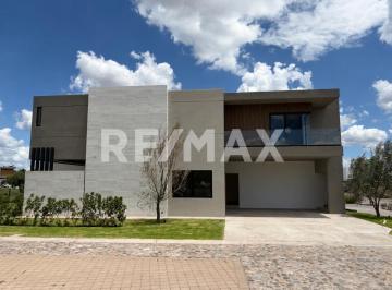 Casa en condominio de 5 habitaciones, Querétaro · Casa en Venta en El Campanario Querétaro