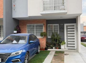 Casa en condominio de 3 habitaciones, San Pedro Tlaquepaque · Hermosa Casa en Venta - Semi Nueva