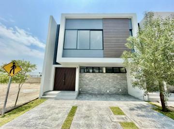 Casa en condominio · 220m² · 3 Recámaras · 2 Estacionamientos · Casa en Condominio en Venta Condominio Larissa Solares