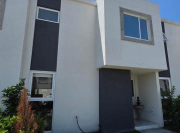 Bodega comercial · 3 Recámaras · 2 Estacionamientos · Casa en Venta, Fraccionamiento Hacienda de Las Fuentes, Calimaya