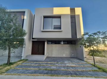 Casa en condominio · 220m² · 3 Recámaras · 2 Estacionamientos · Casa en Condominio en Condominio Larissa Solares