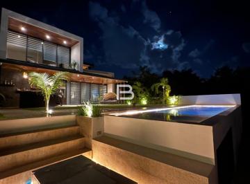 Casa · 616m² · 4 Recámaras · 4 Estacionamientos · En Venta Casa en Lagos del Sol Cancun