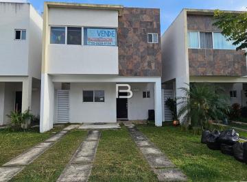 Casa · 290m² · 3 Recámaras · 2 Estacionamientos · En Venta Casa en Jardines del Sur Cancun