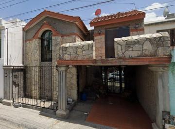 Casa de 4 habitaciones, San Nicolás de los Garza · Casa en Venta en Remate Ubicada en Fracc Valle de San Carlos San Nicolás de Los Garza Nuevo León